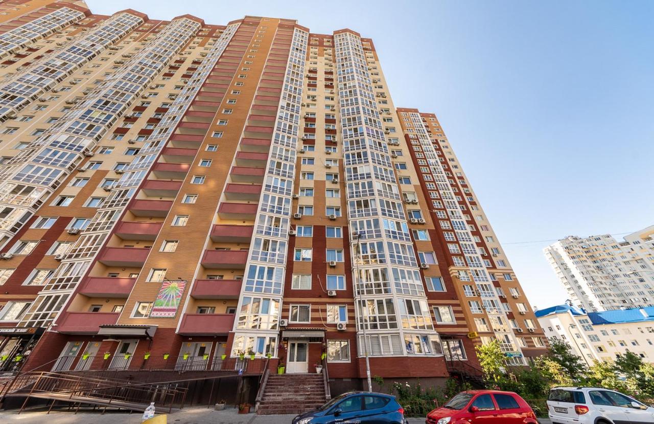 Студия На Бориса Гмыри 12Б Apartment Kiev Luaran gambar